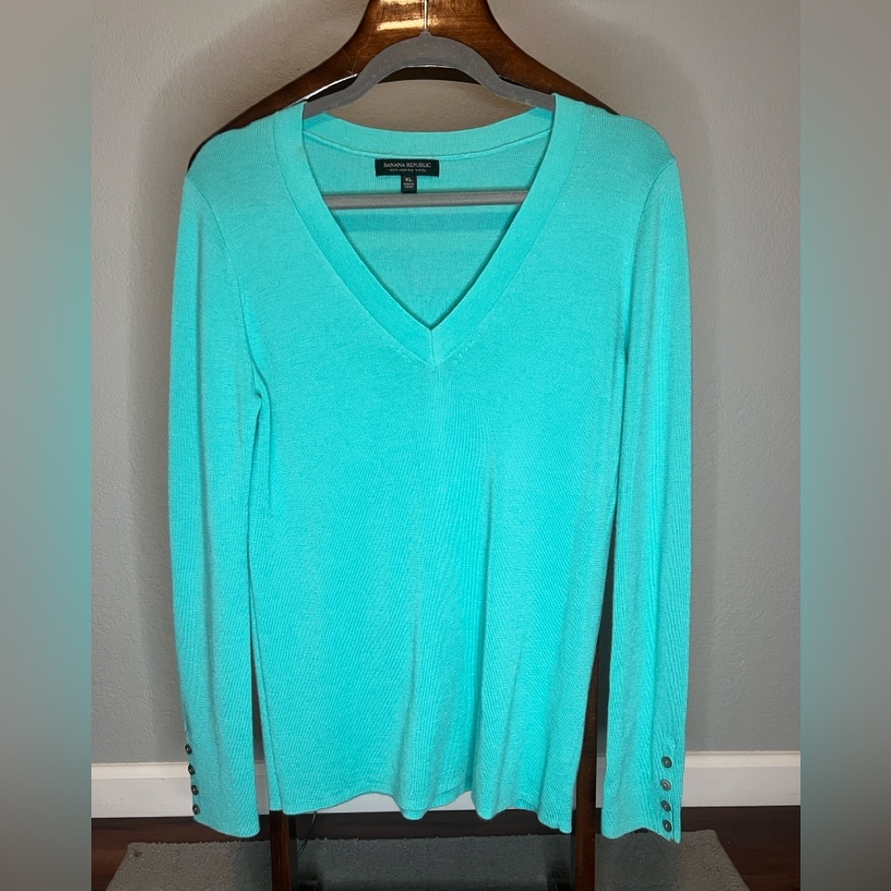 Banana Republic Turquoise V-Neck Top. 100% Merino Wool